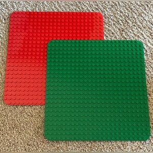 2 (two) Auth. Lego Duplo Green & Red Rounded Base Board Plate 15”x15” 24x24 Stud